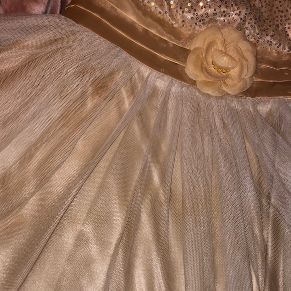 Dress - Picture 4 of 4